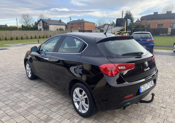 Alfa Romeo Giulietta cena 25900 przebieg: 176000, rok produkcji 2011 z Łask małe 529